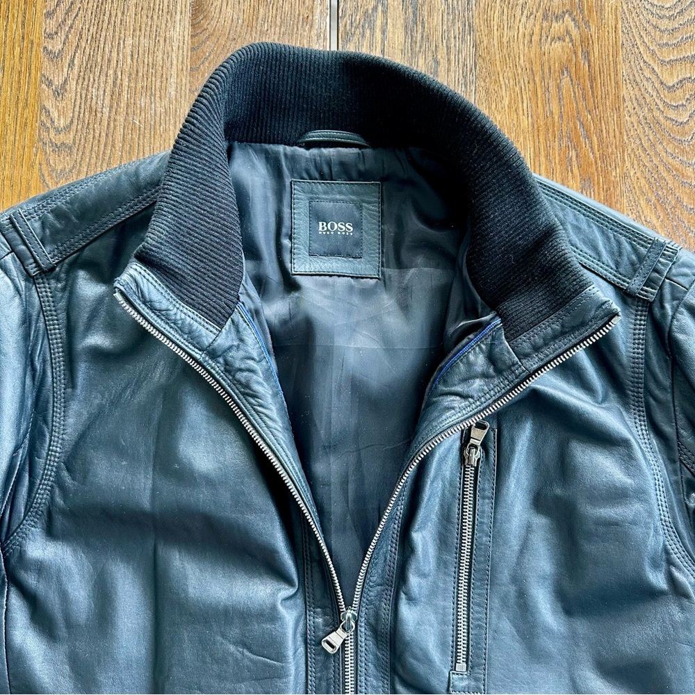 Hugo Boss Calf Skin Classic Leather Jacket Black Size 44R Men's - Picture 5 of 9